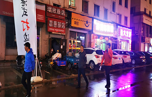 北景區運營(yíng)黨支部開(kāi)啟“夜巡”模式 打造安全長(cháng)白山